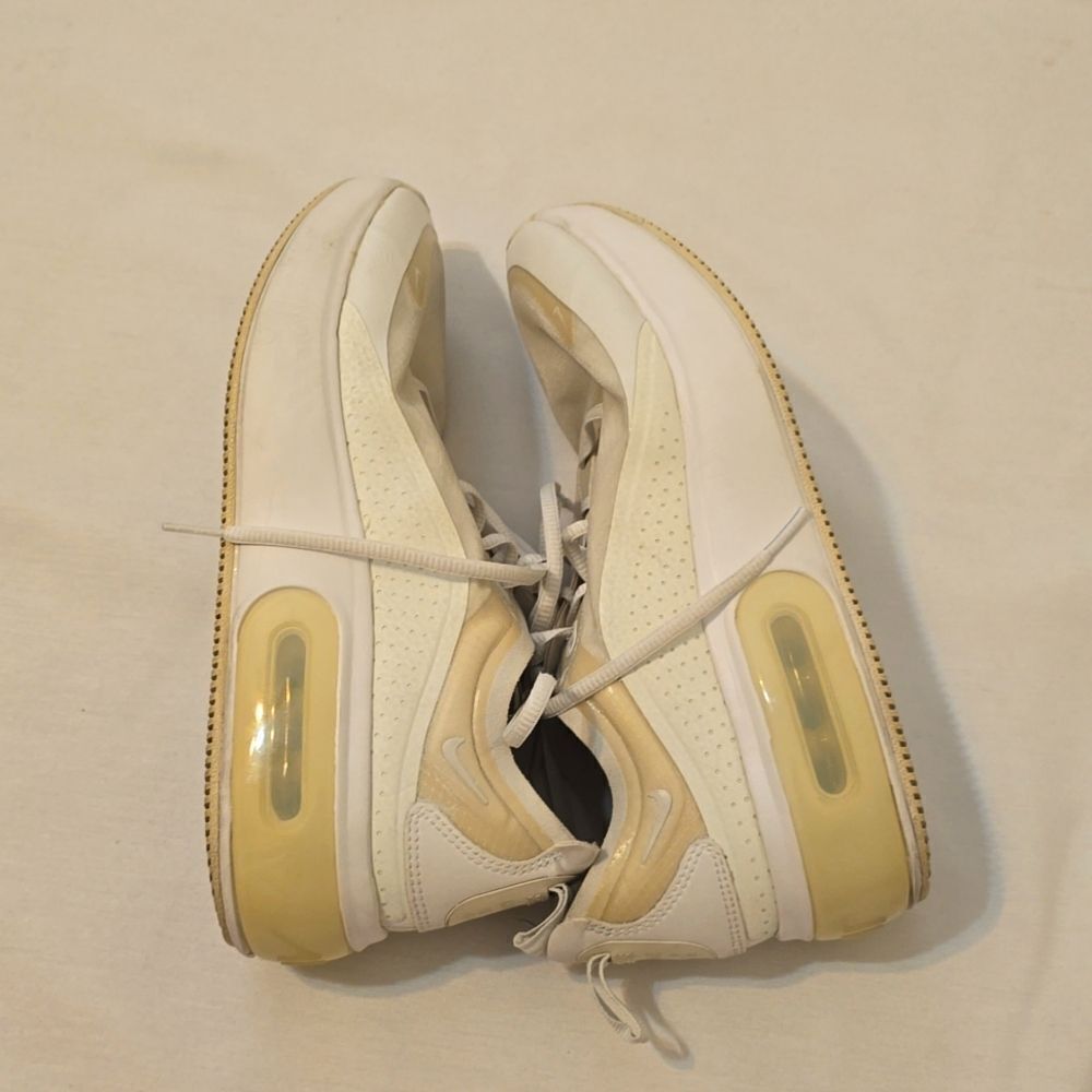 NIKE Air Max  White running Women's Size 8.5‎ - Picture 2 of 7